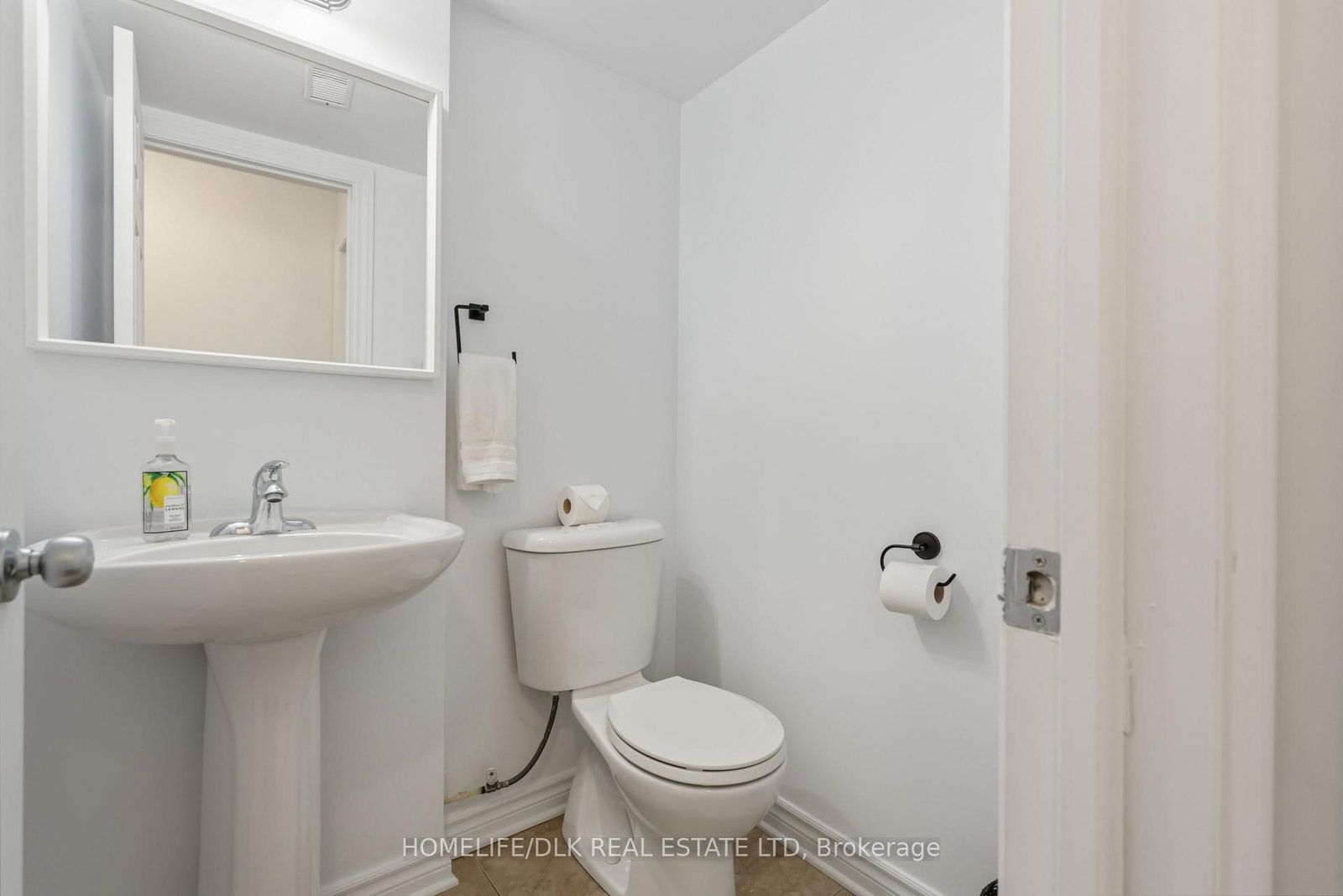510 Stonefield Private • #2 • Ottawa, ON photo 24