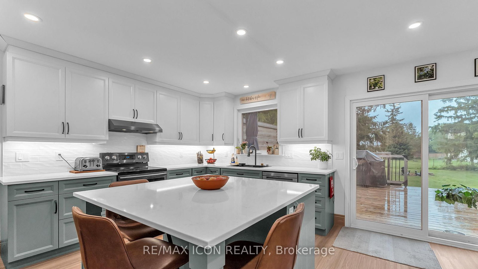 158 Broadway Street, North Middlesex — photo 5