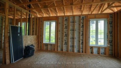 8 Pineglen Crescent • Ottawa, ON photo 9