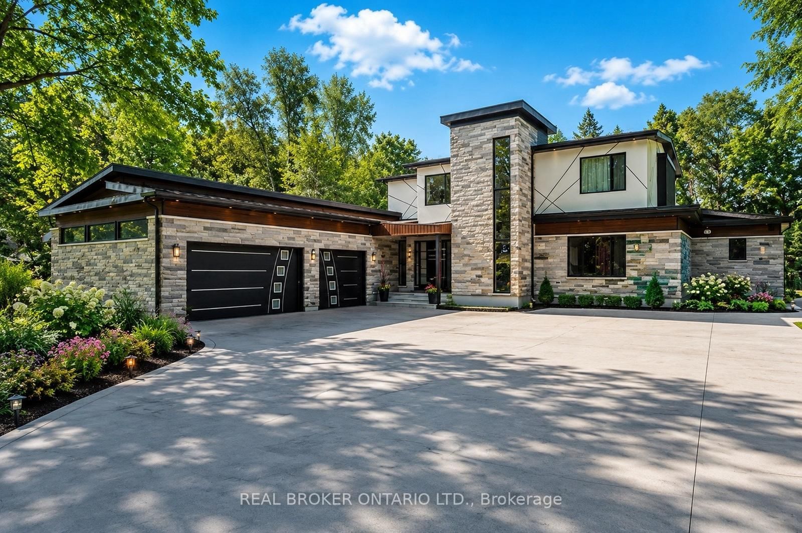 6 Campbell Farm Road • Brant, ON photo 2