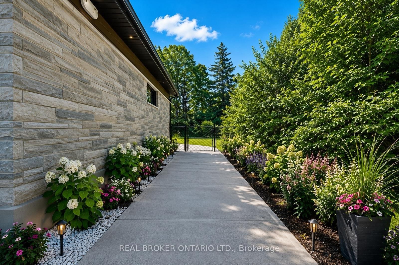 6 Campbell Farm Road • Brant, ON photo 3