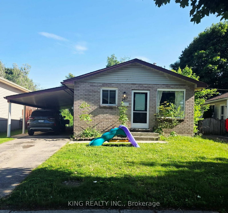 287 PORTSMOUTH Crescent E, London East
