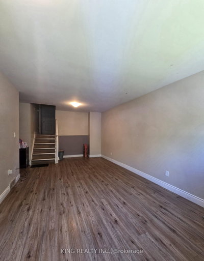 287 PORTSMOUTH Crescent E — photo 3