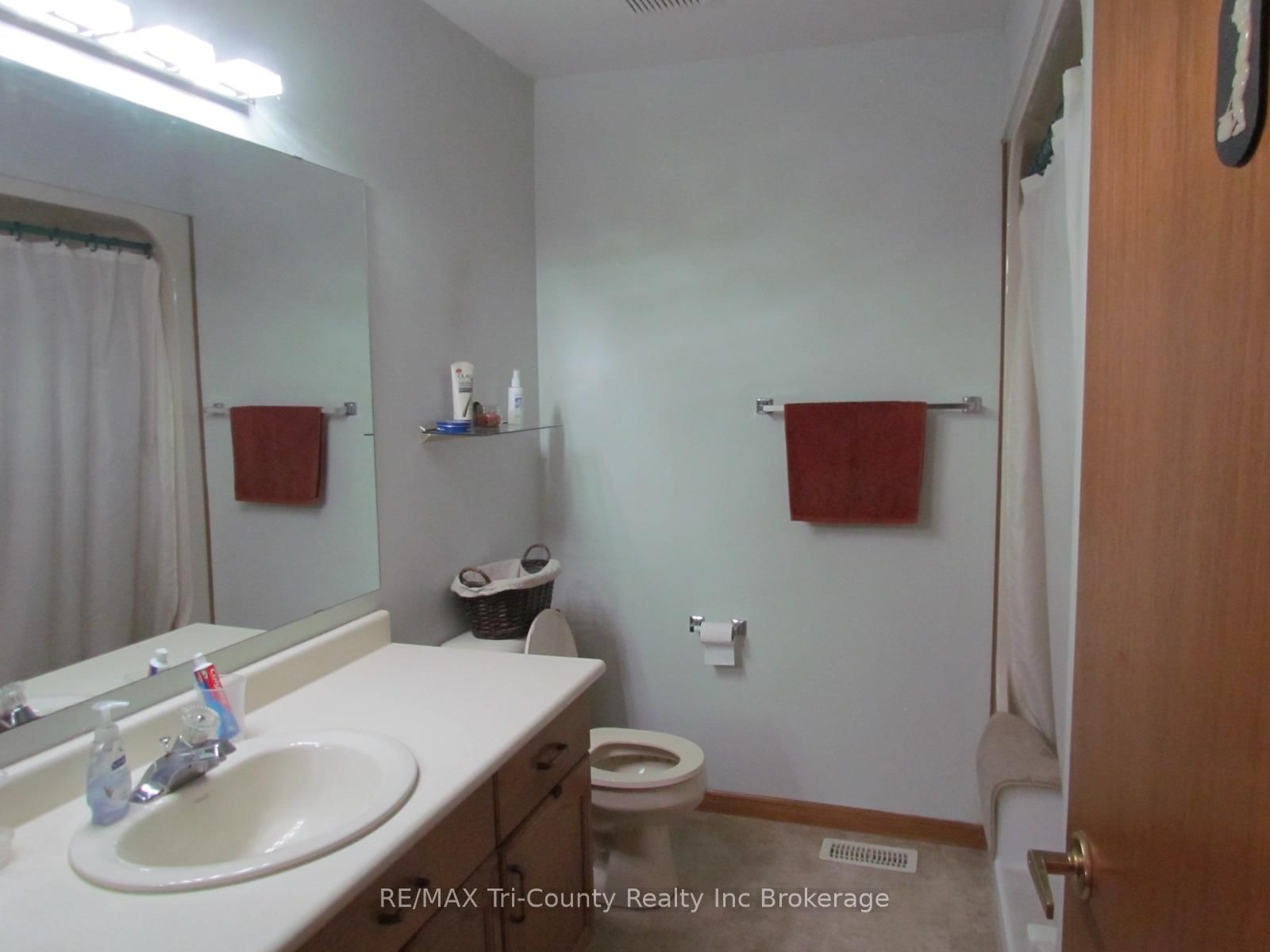 29 Beckett Boulevard • Tillsonburg, ON photo 10