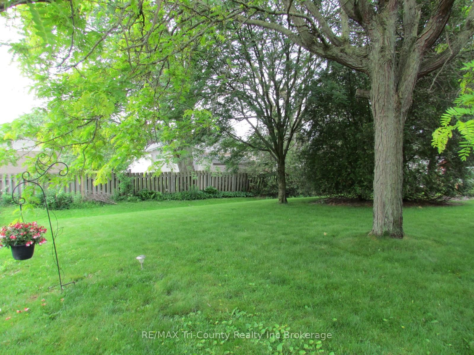 29 Beckett Boulevard • Tillsonburg, ON photo 13