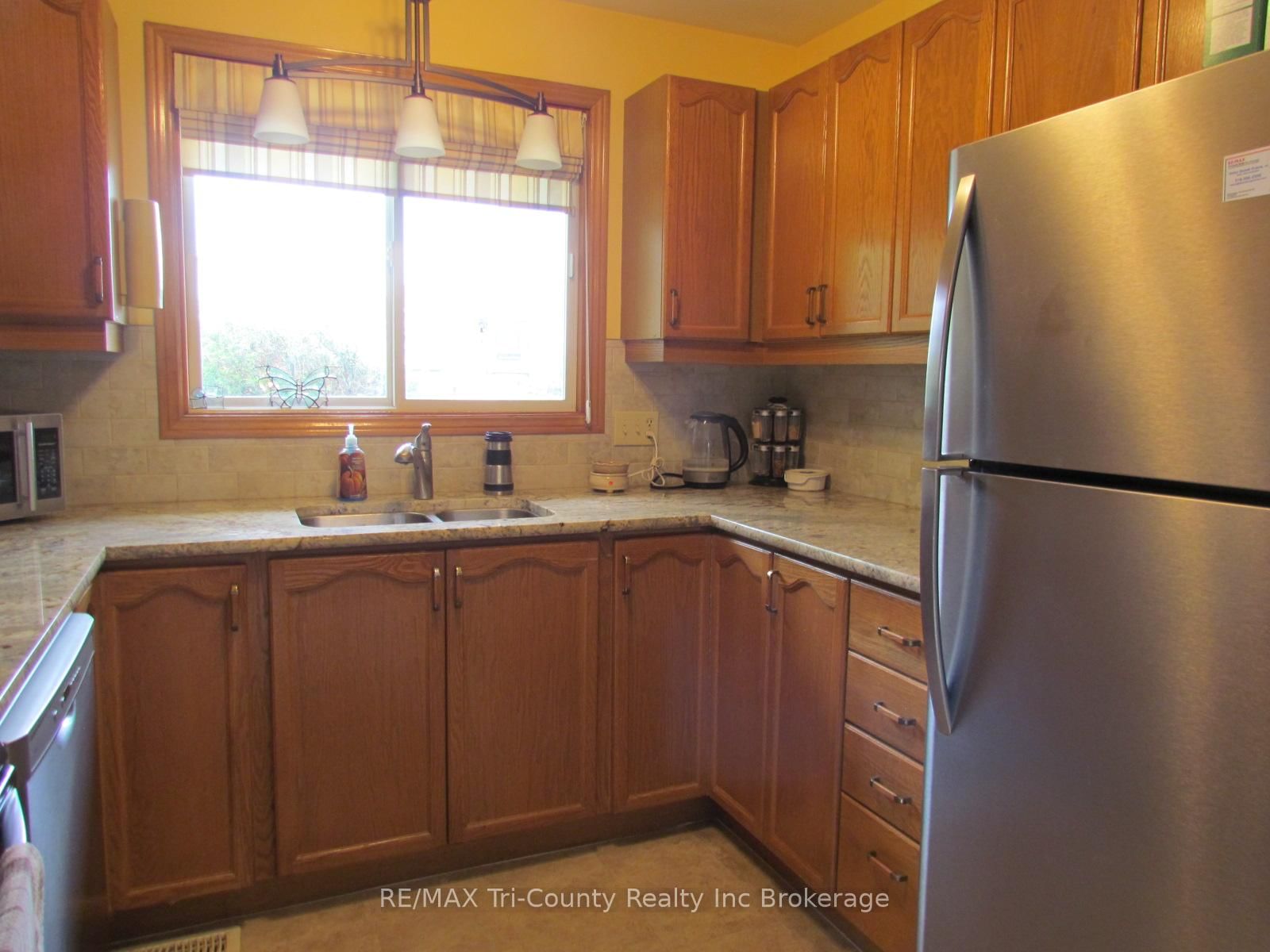29 Beckett Boulevard • Tillsonburg, ON photo 4