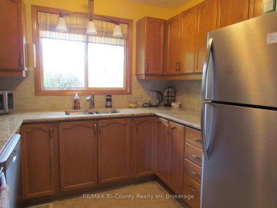 29 Beckett Boulevard • Tillsonburg, ON photo 4