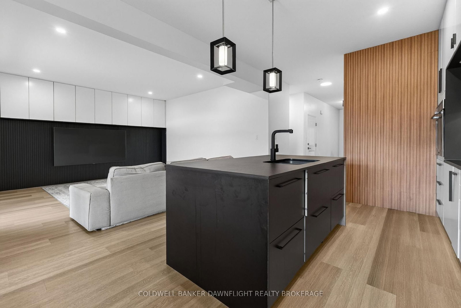 592 Albert Street • South Huron, ON photo 14