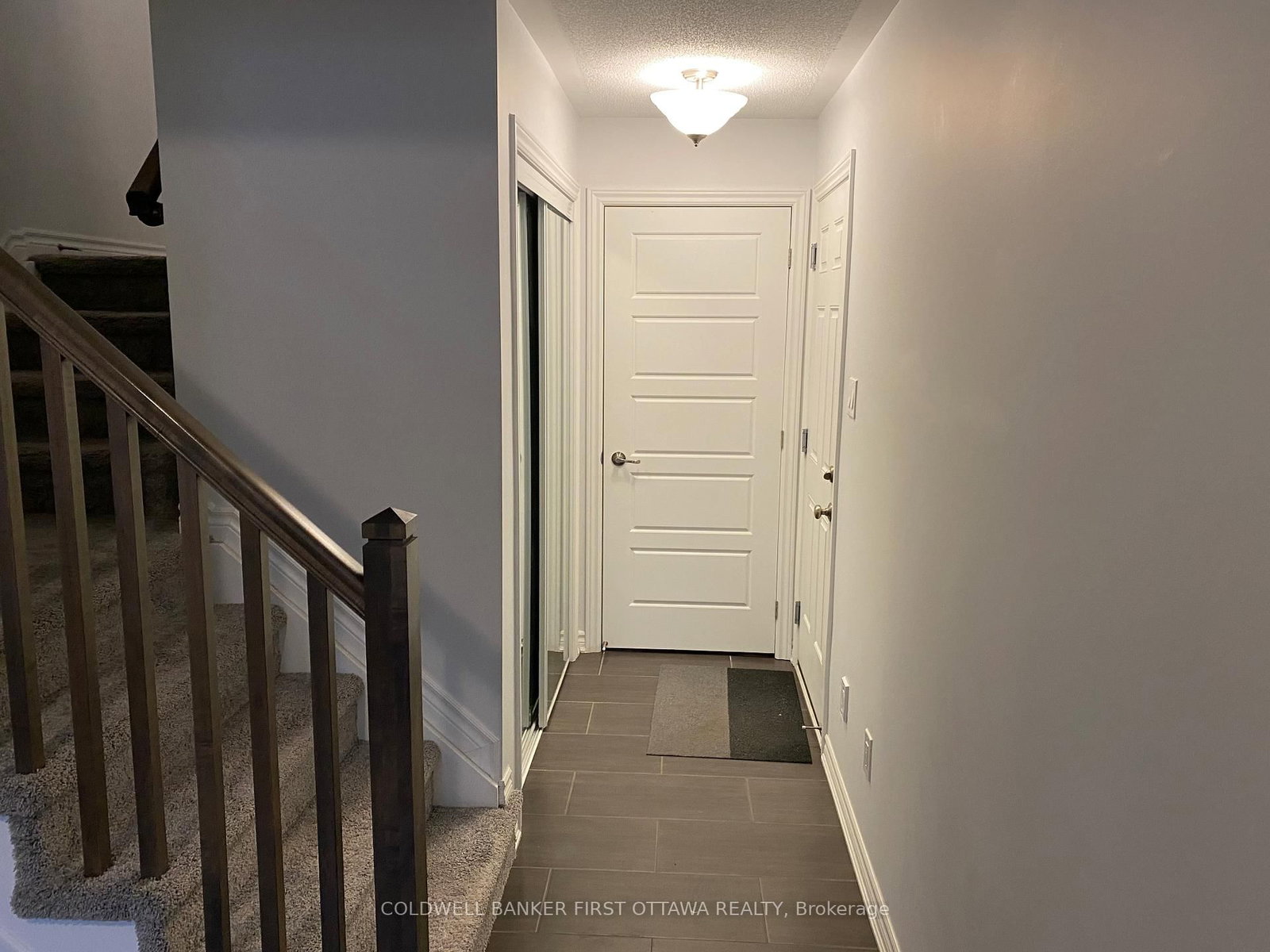 793 MAYFLY Crescent • Ottawa, ON photo 5