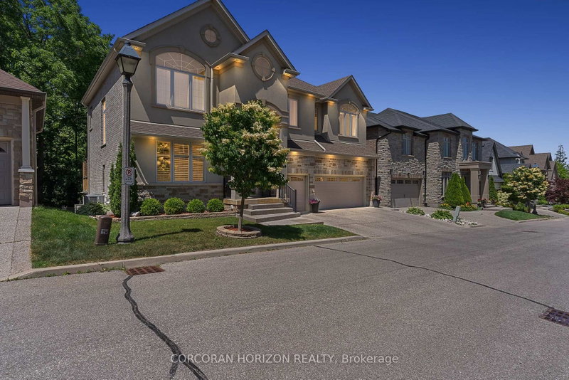 8 - 258 Edgewater Crescent