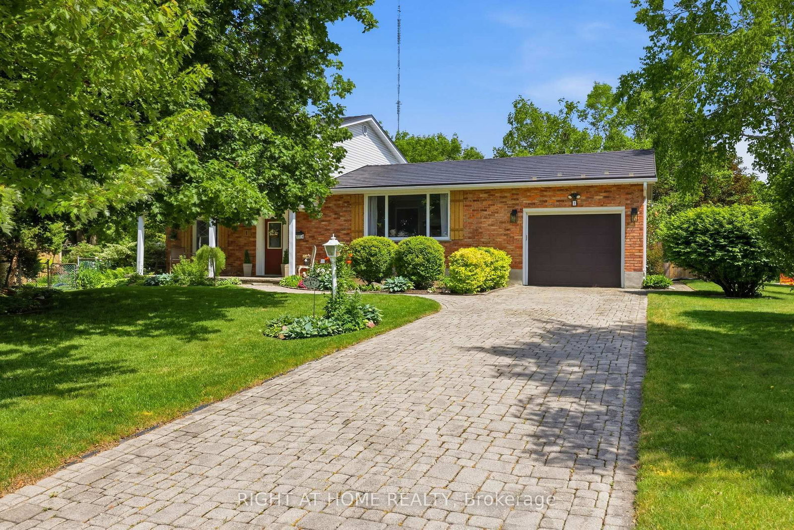1 Jason Court, London South
