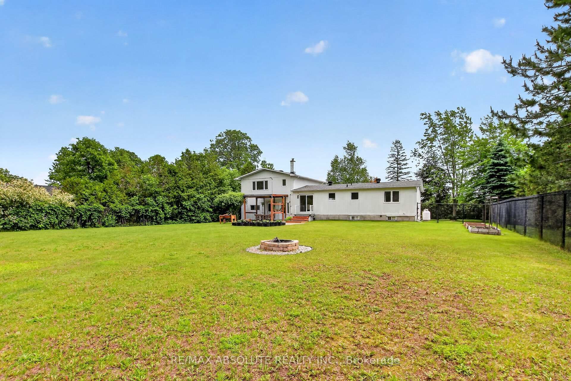 900 Concession 5 Road