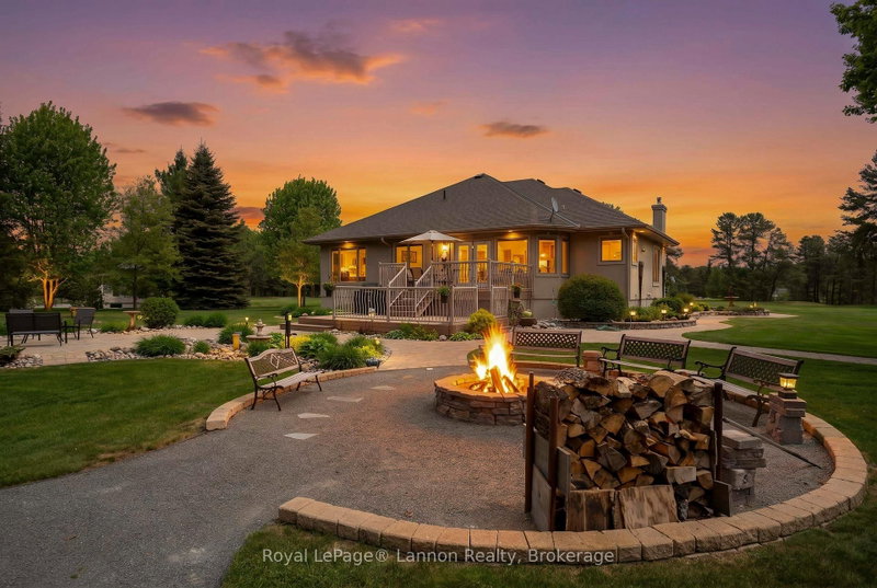 33 Kingswood Drive