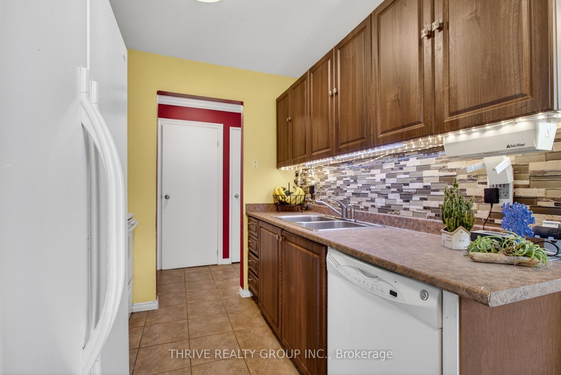 75 Huxley Street, Unit 401