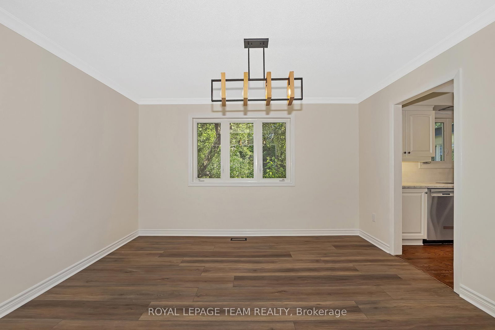 1825 Yale Avenue • Ottawa, ON photo 12