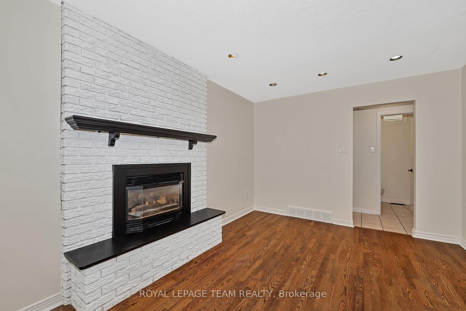 1825 Yale Avenue • Ottawa, ON photo 18