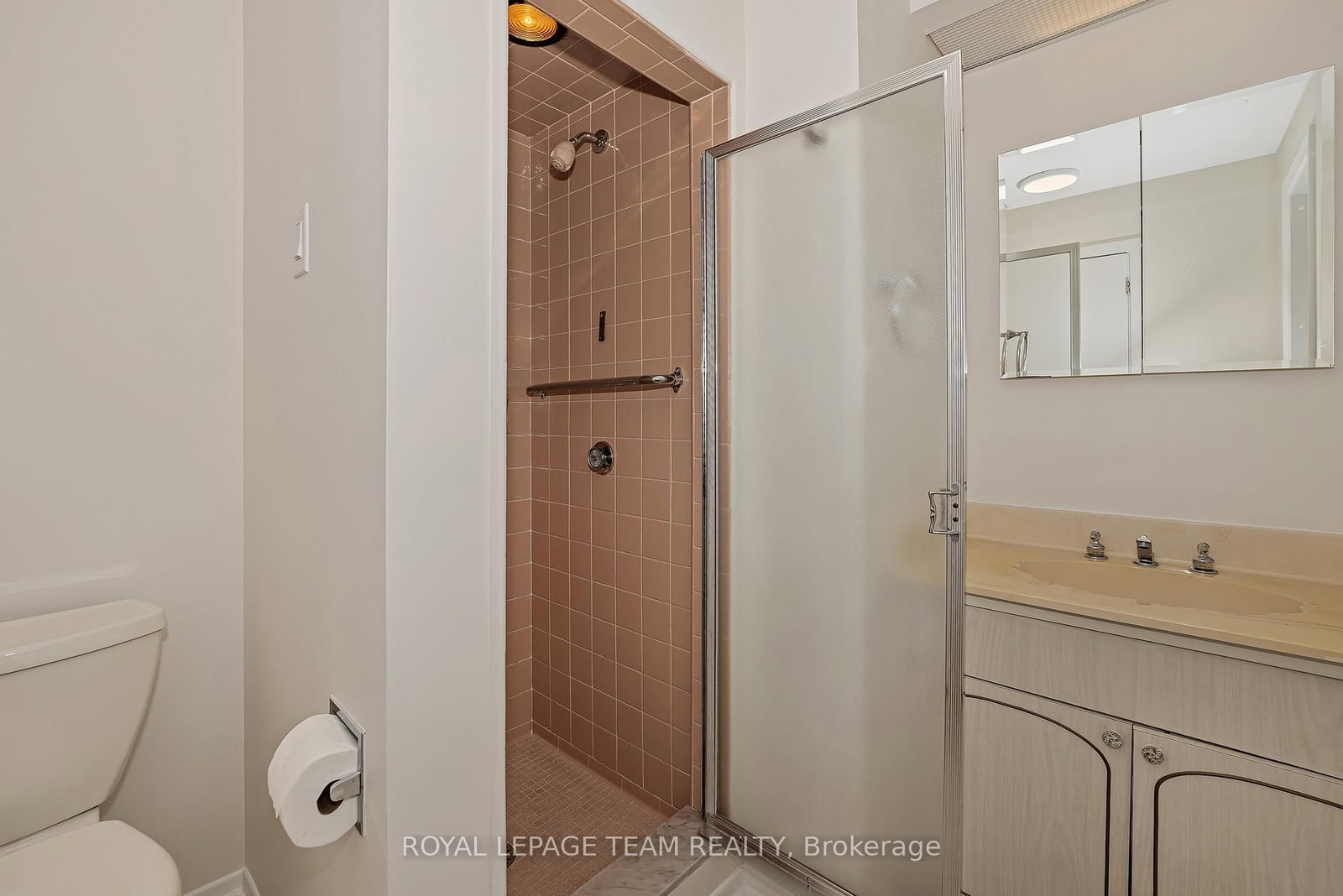 1825 Yale Avenue • Ottawa, ON photo 27