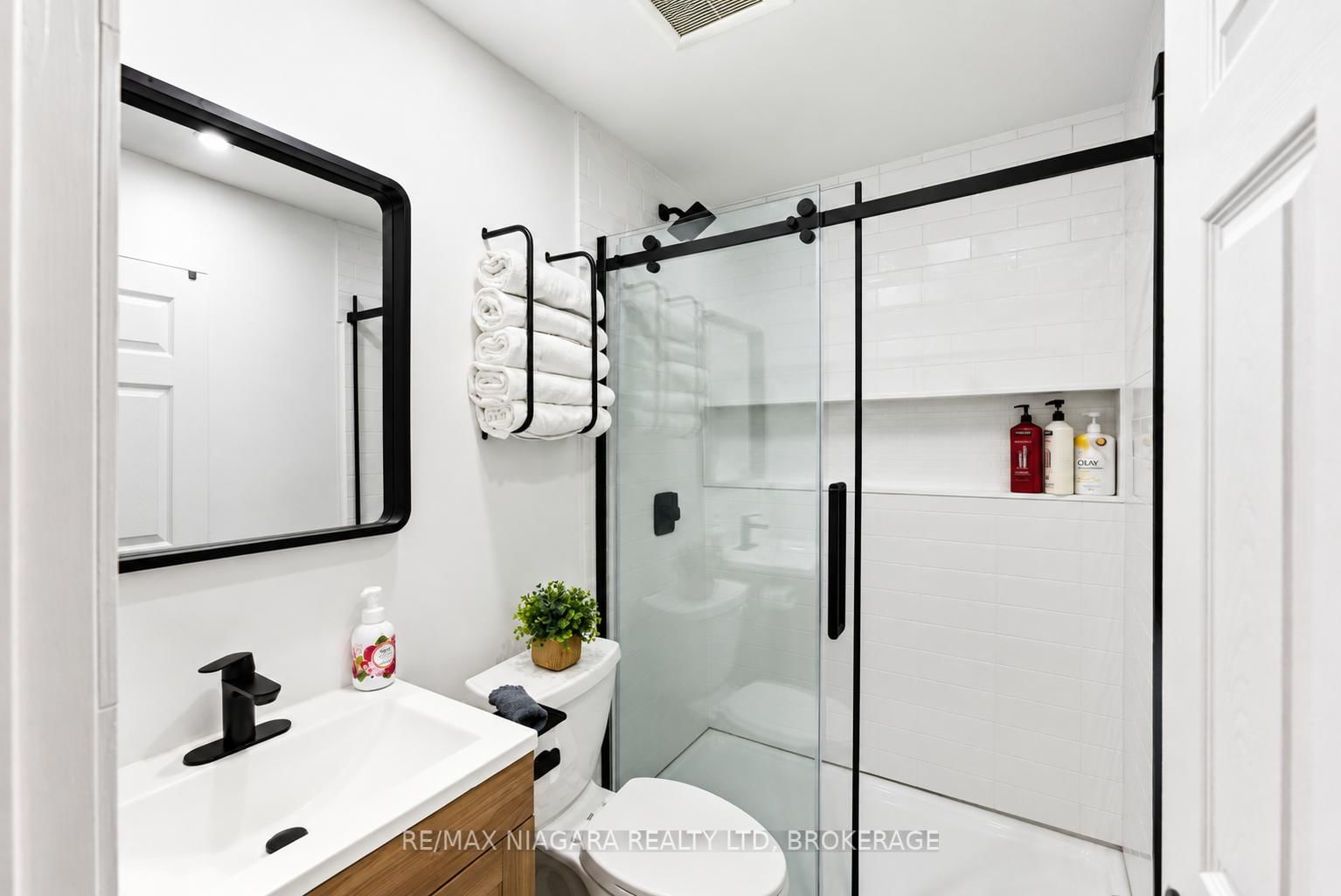 6043 Main Street • Niagara Falls, ON photo 11