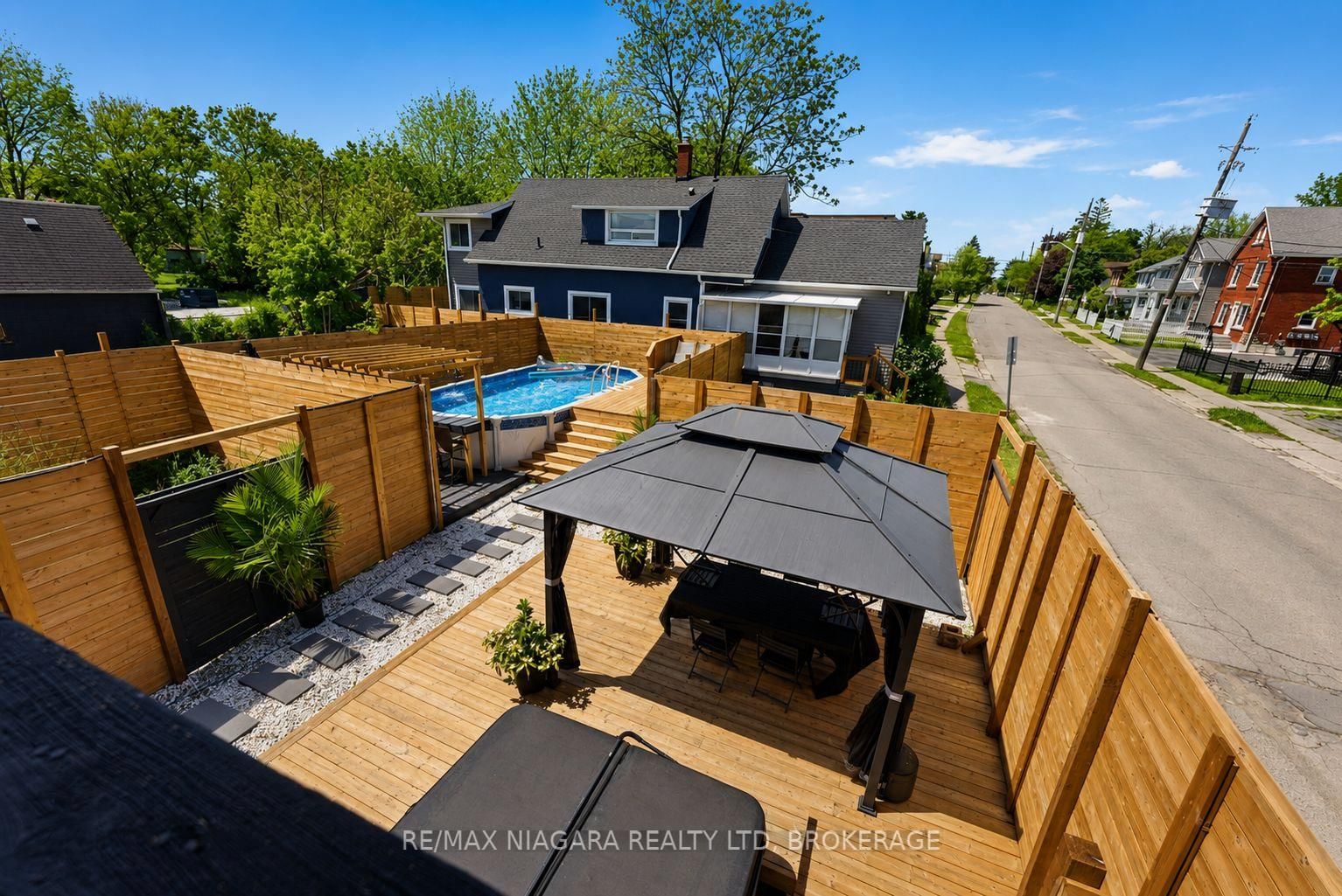 6043 Main Street • Niagara Falls, ON photo 16