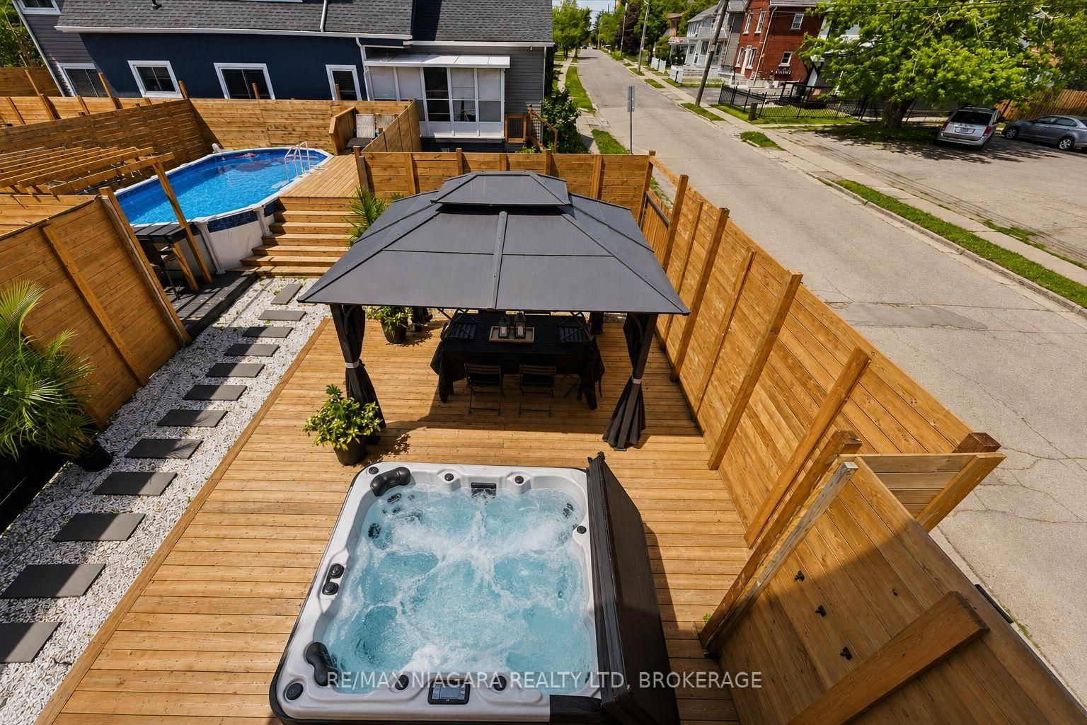 6043 Main Street • Niagara Falls, ON photo 17