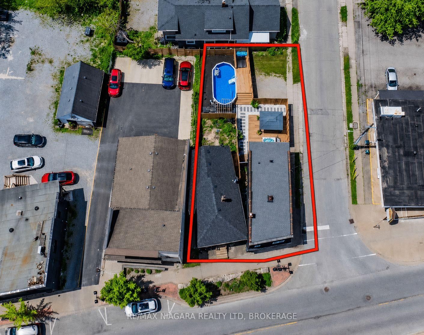 6043 Main Street • Niagara Falls, ON photo 2