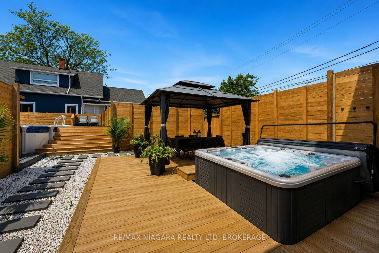 6043 Main Street • Niagara Falls, ON photo 20