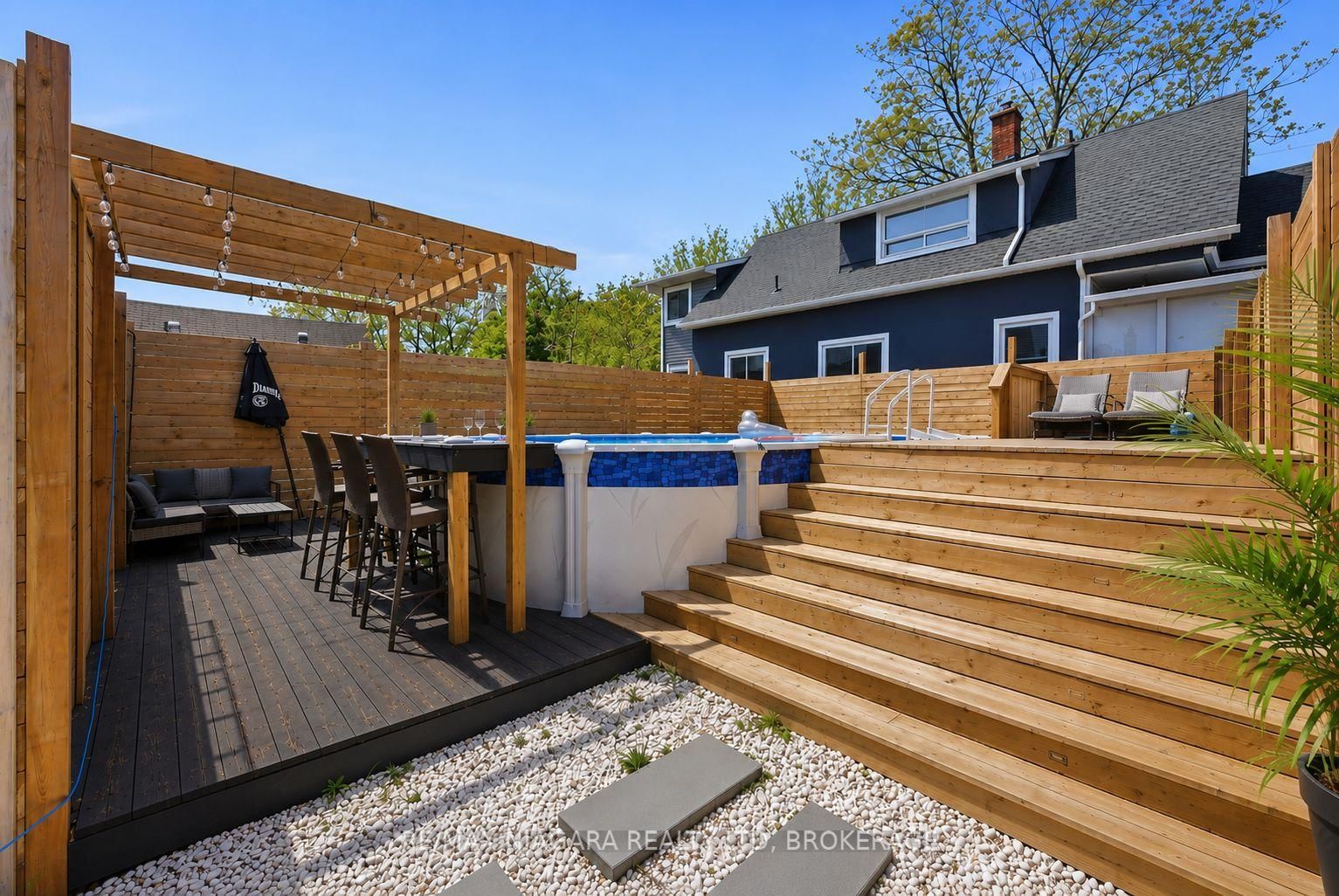 6043 Main Street • Niagara Falls, ON photo 23