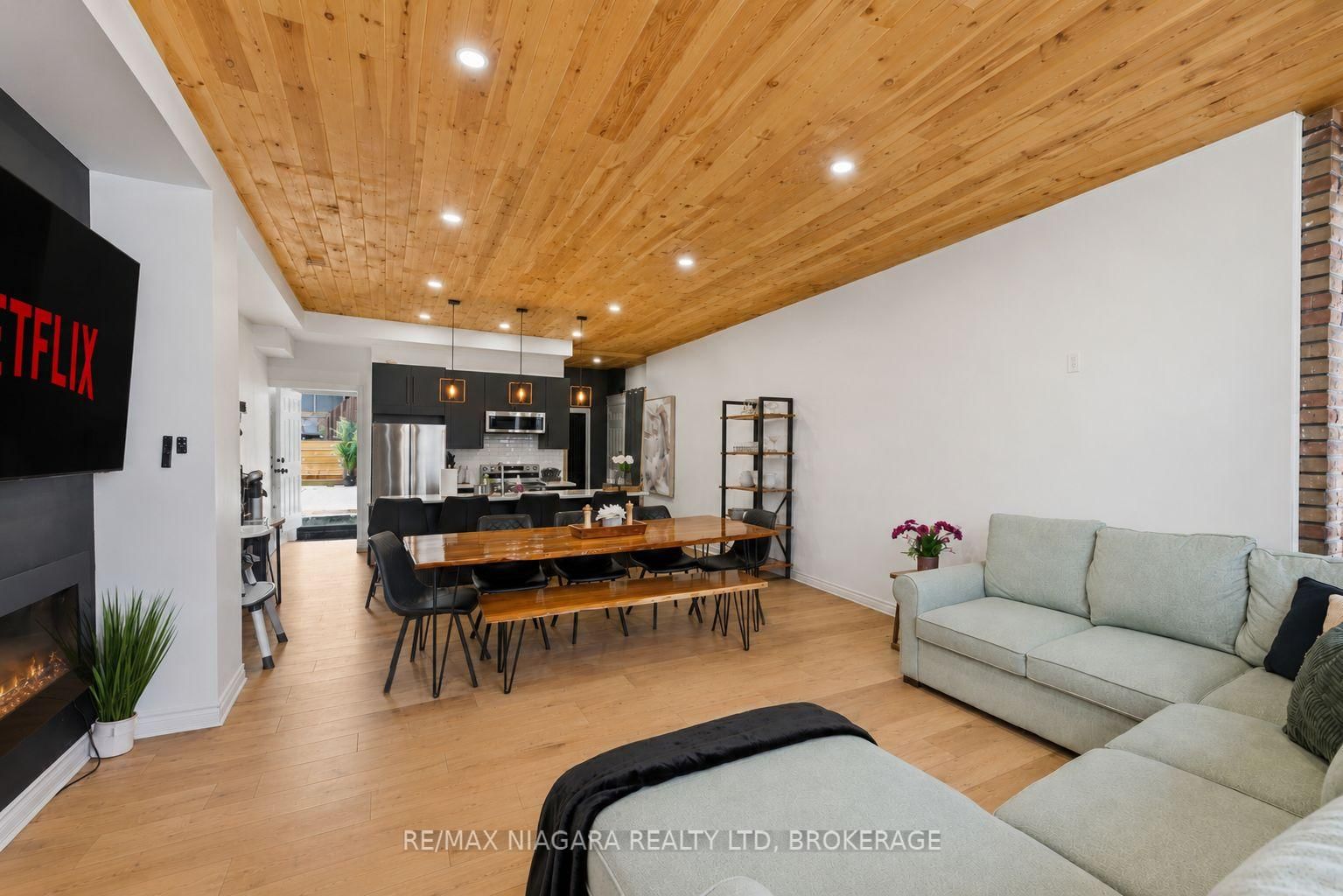 6043 Main Street • Niagara Falls, ON photo 8