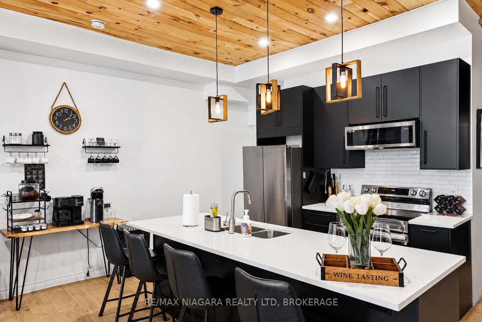6043 Main Street • Niagara Falls, ON photo 9