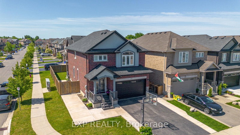 17 Narbonne Crescent