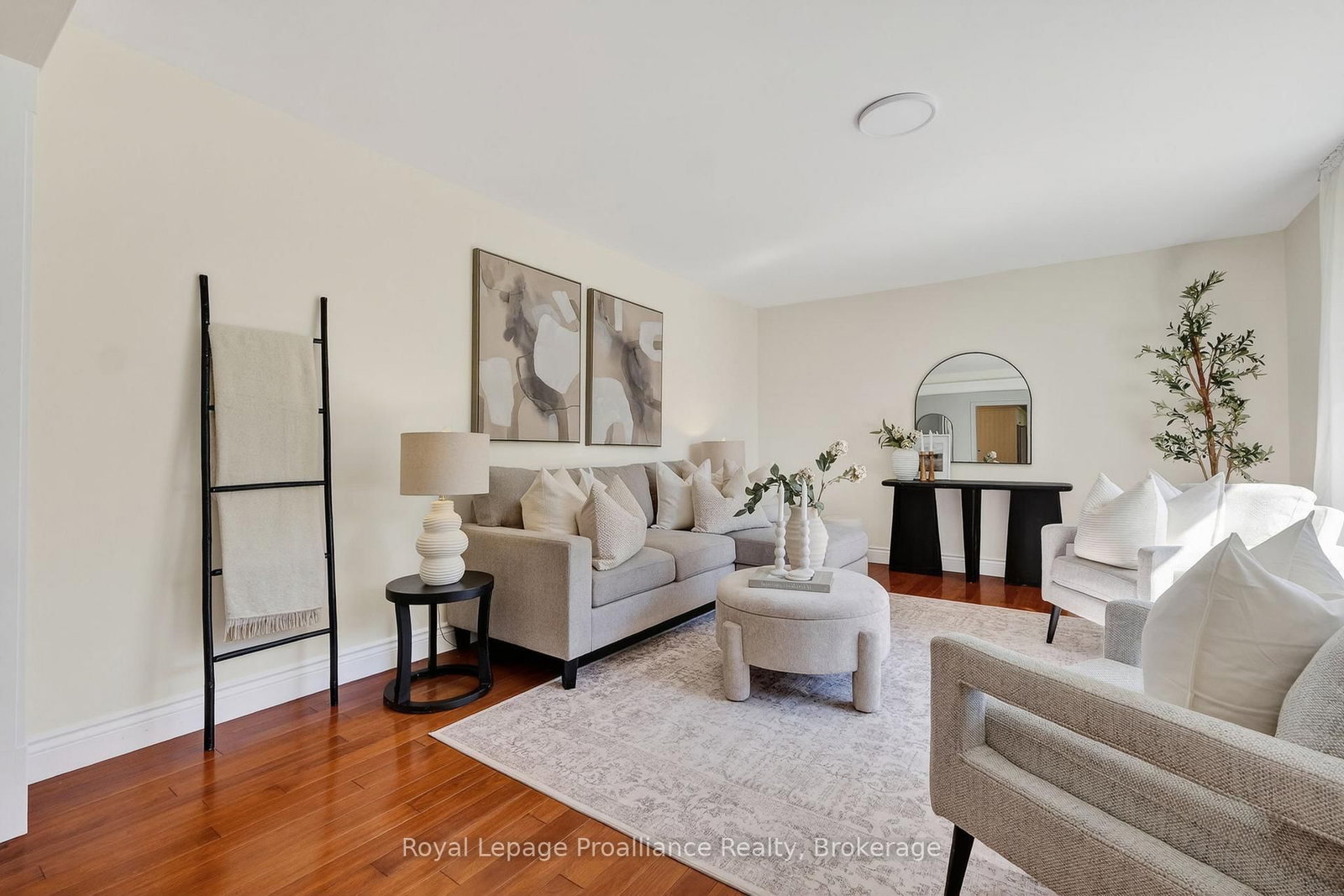 951 D'Arcy Street • Cobourg, ON photo 8