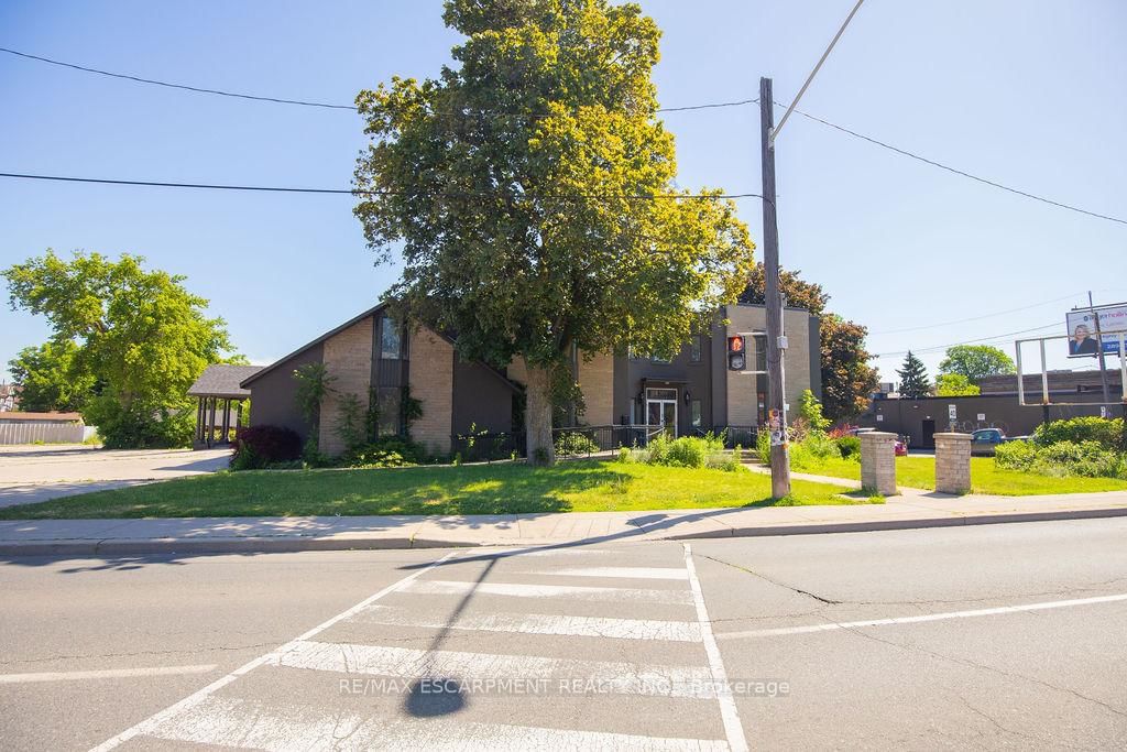Commercial/Retail for sale at 1309 King Street, Hamilton, Ontario, L8M 1H2 - Crown Point - MLS: X13446830