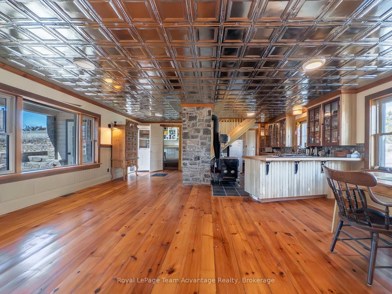 945 Riverside Dr photo 5