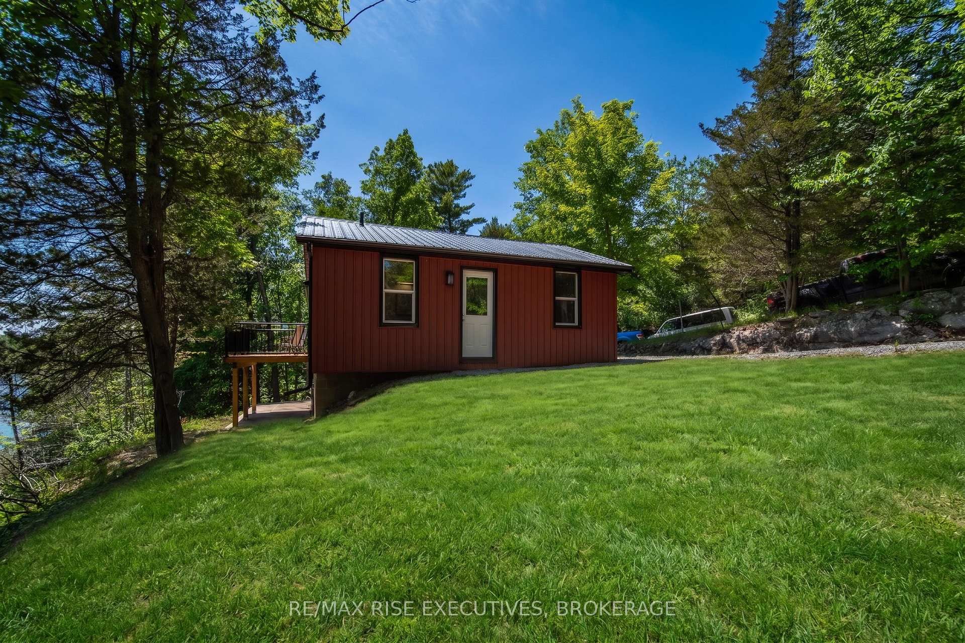 1040 Buckhorn Lane