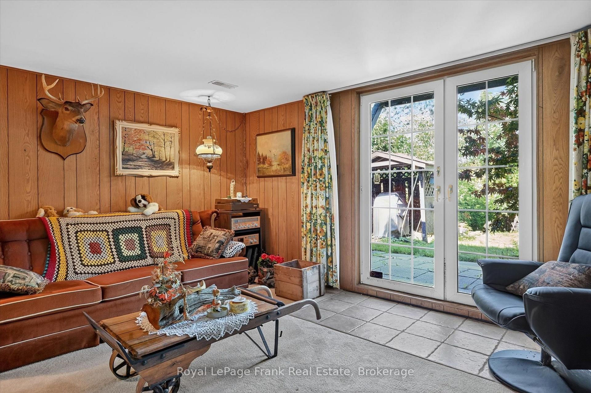 87 Oakwood Crescent