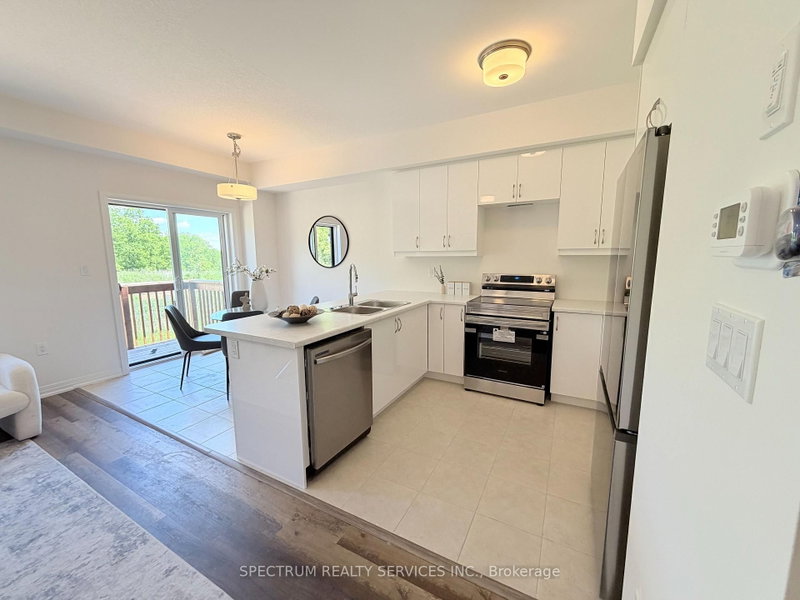27 - 660 Colborne Street W
