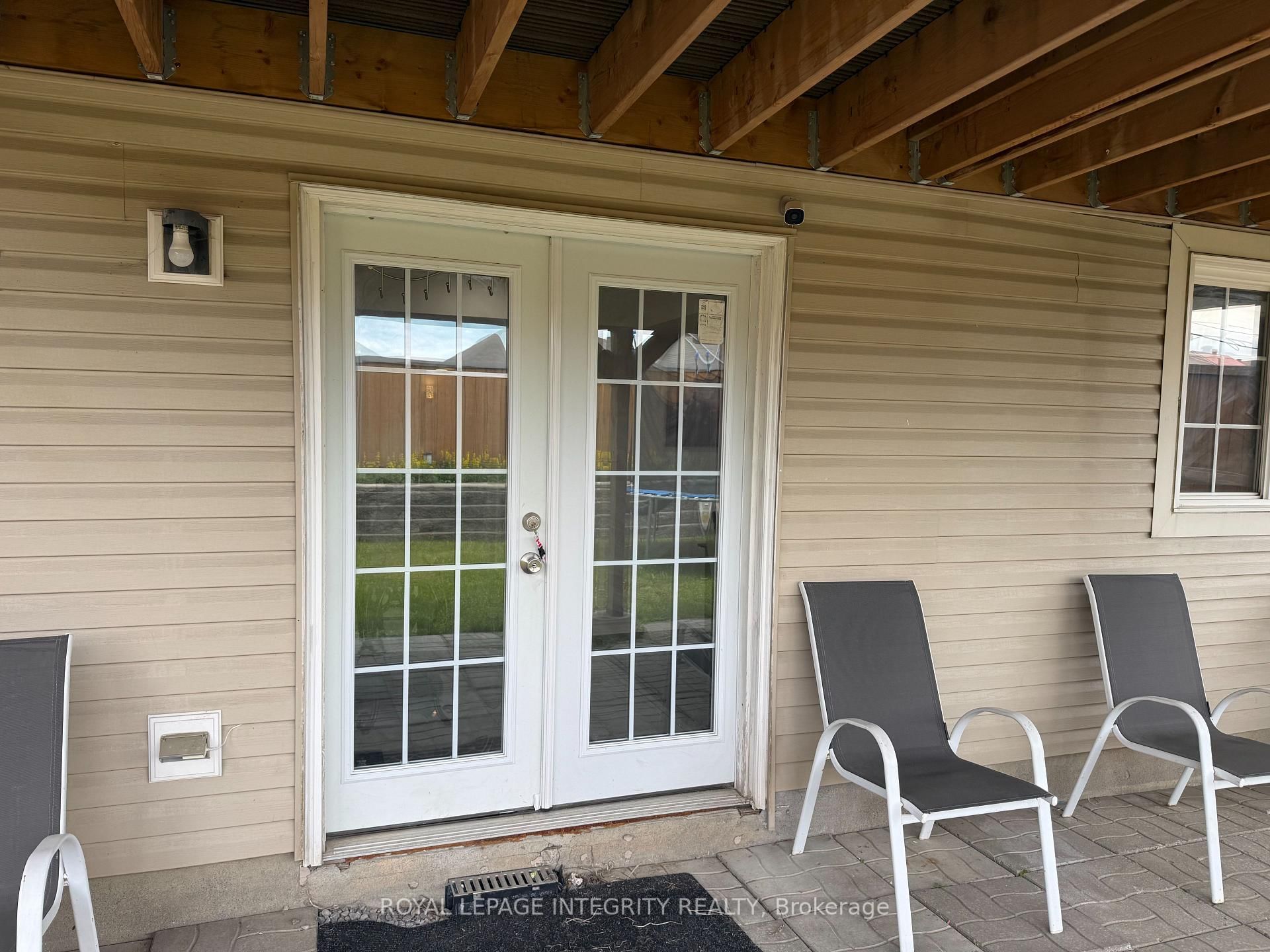 219 Lucinda Crescent