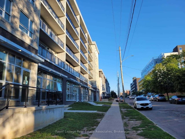 F-306 - 275 Larch Street