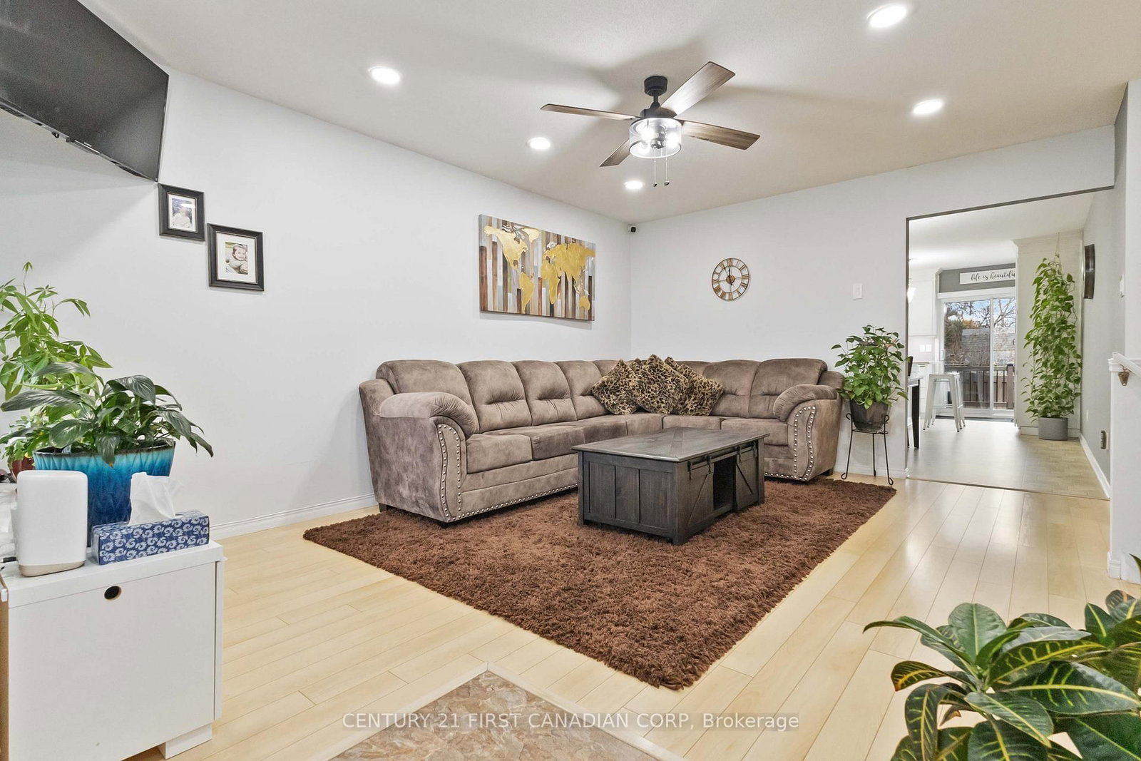 7 Juniper Crescent • Strathroy-Caradoc, ON photo 4