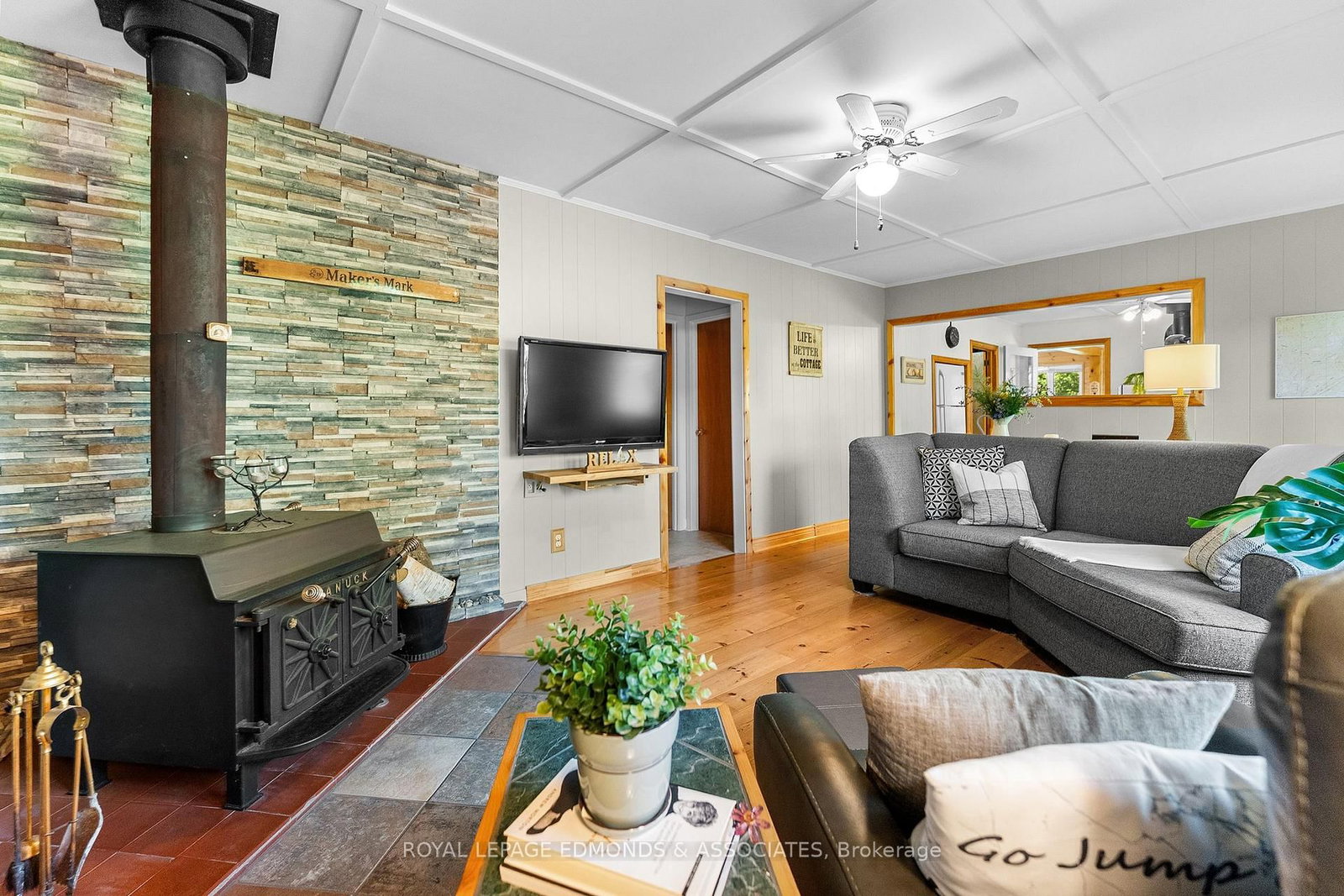 Listing Image 14