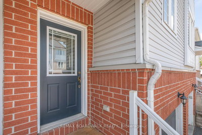 112 Wharhol Private • Ottawa, ON photo 2