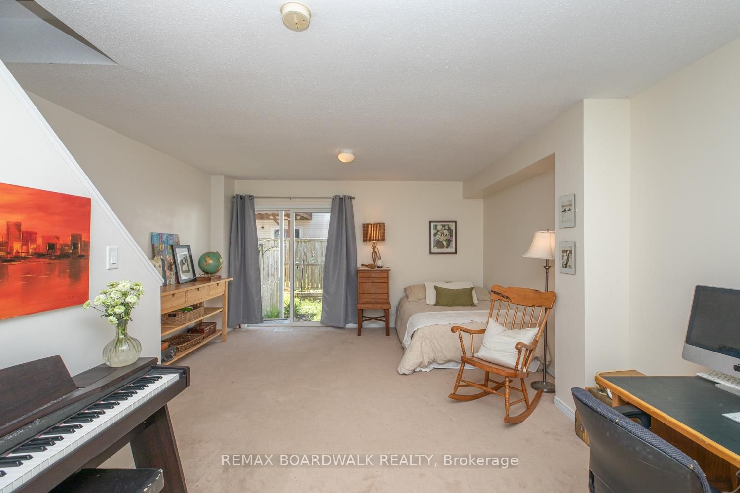 112 Wharhol Private • Ottawa, ON photo 30