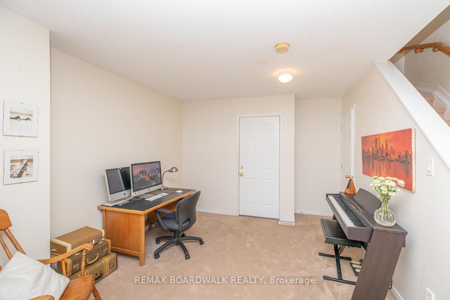 112 Wharhol Private • Ottawa, ON photo 33