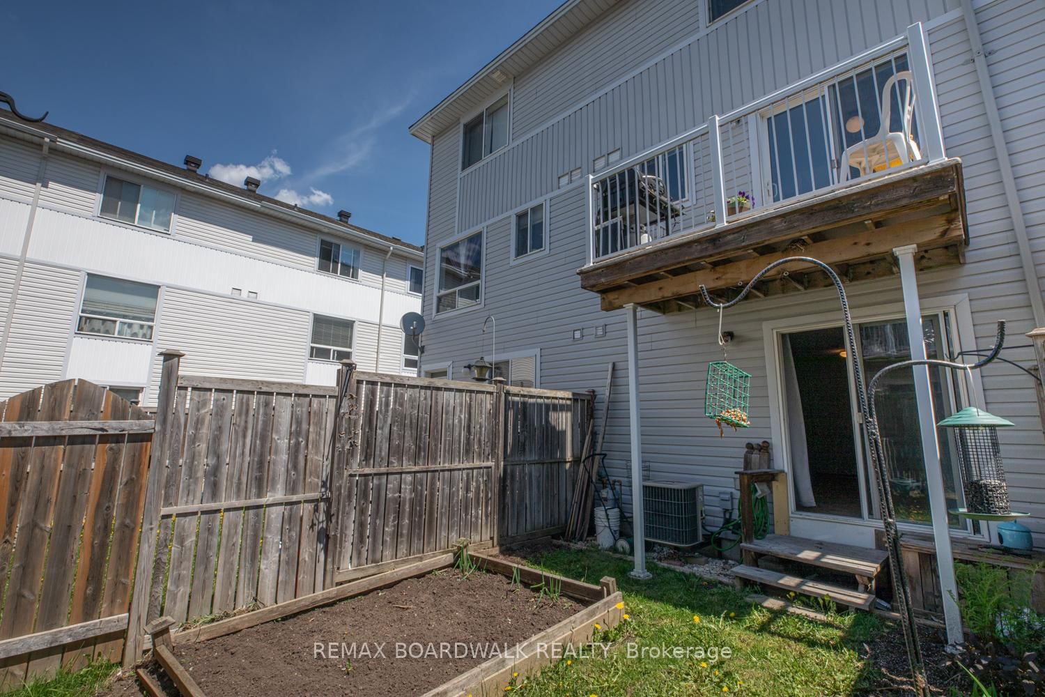 112 Wharhol Private • Ottawa, ON photo 36