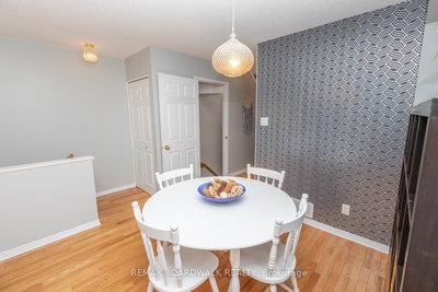 112 Wharhol Private • Ottawa, ON photo 9