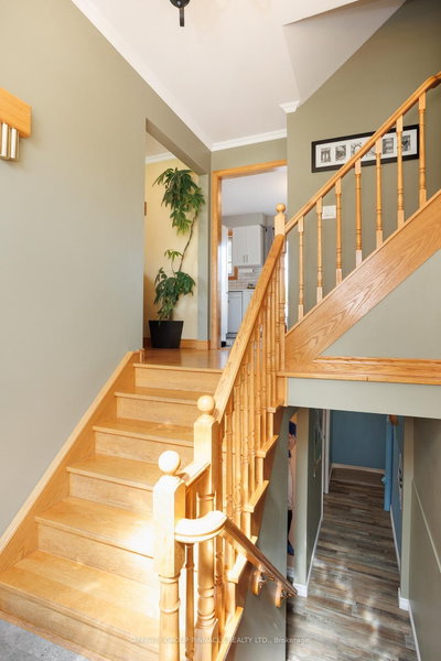 17 Edgewood Drive E — photo 5