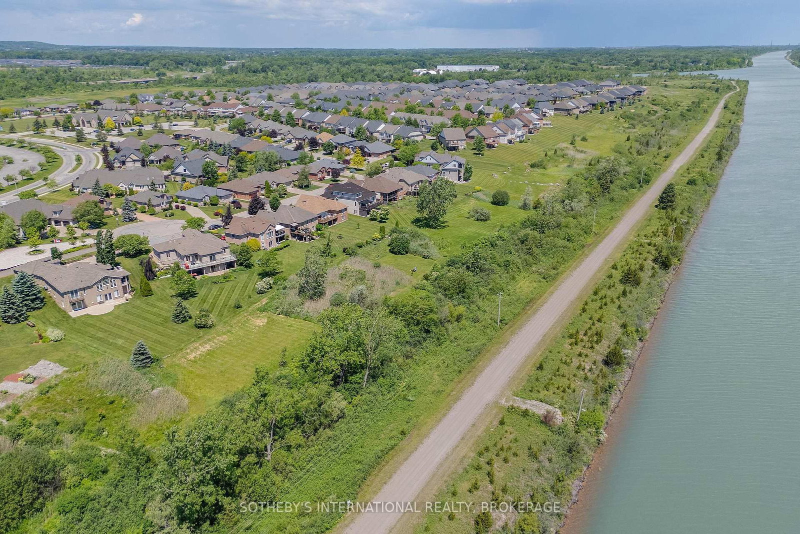 208 Muirfield Trail • Welland, ON photo 42