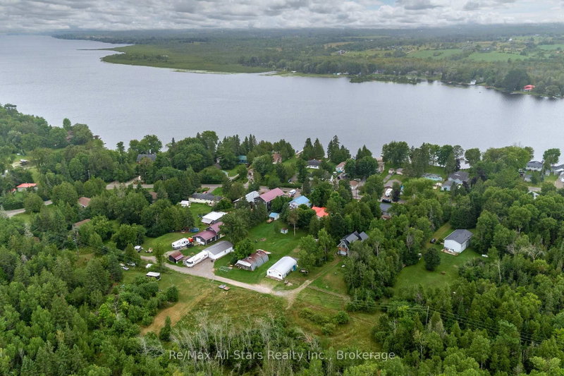 93 Sturgeon Glen Road