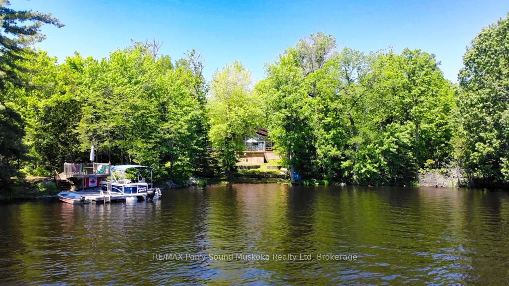 17 Lizzie's Lane • McKellar, ON photo 4