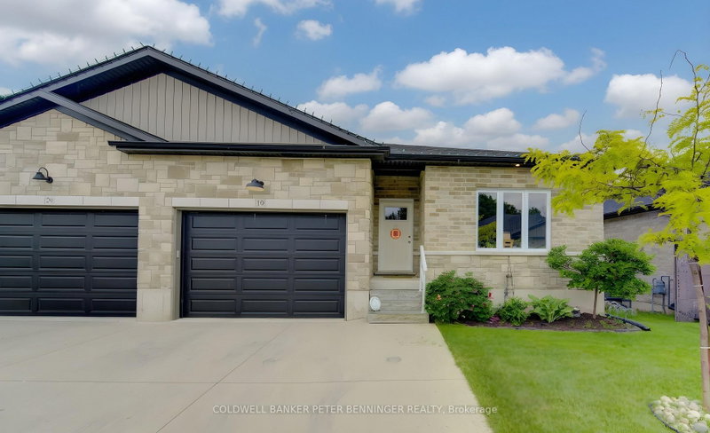 home for sale on 19-575 Albert Avenue N